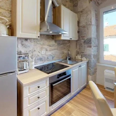 Chrysanta Apartamento *