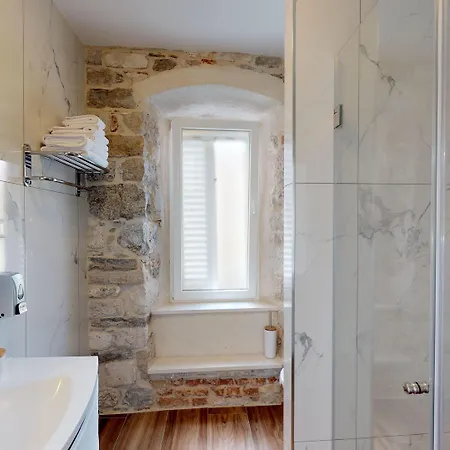 Chrysanta Apartamento *