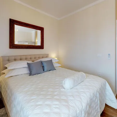 Chrysanta 아파트 스플리트