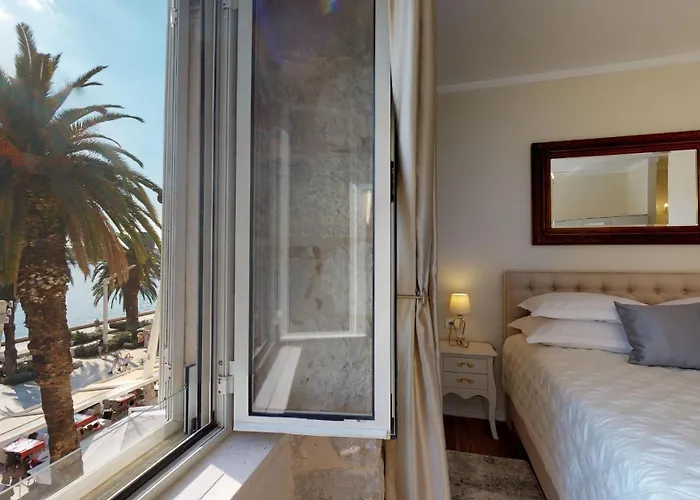 Апартаменты Chrysanta *