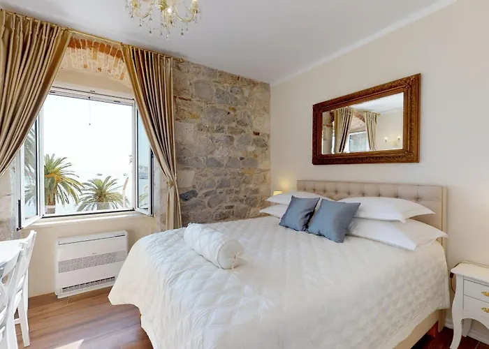 Chrysanta Сплит