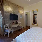 Chrysanta Apartment