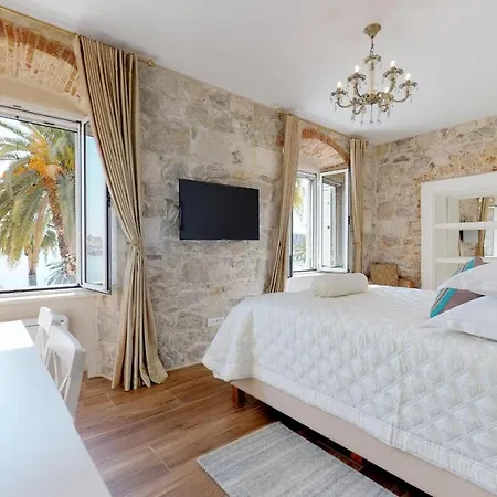Apartment Chrysanta Split