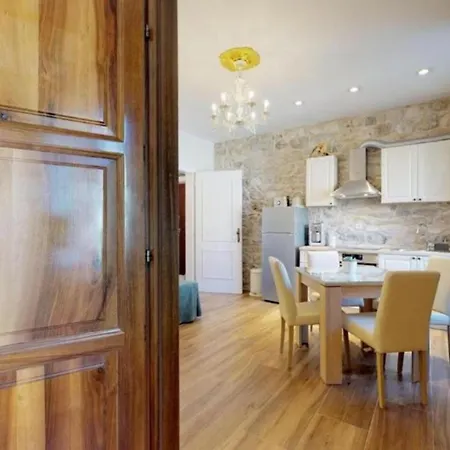 Apartment Chrysanta *